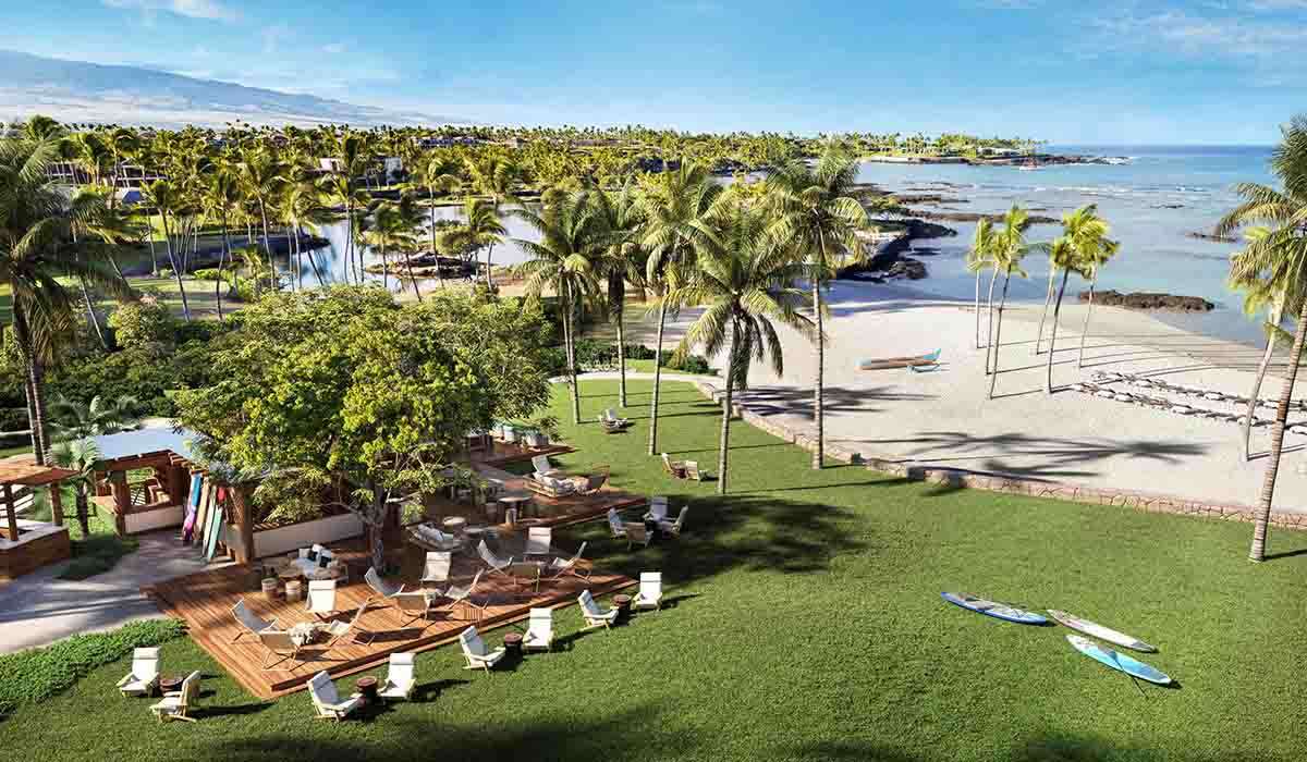 Top 10 Hawaiian Resorts 2024 - Scenic Beachfront Luxury Resort View