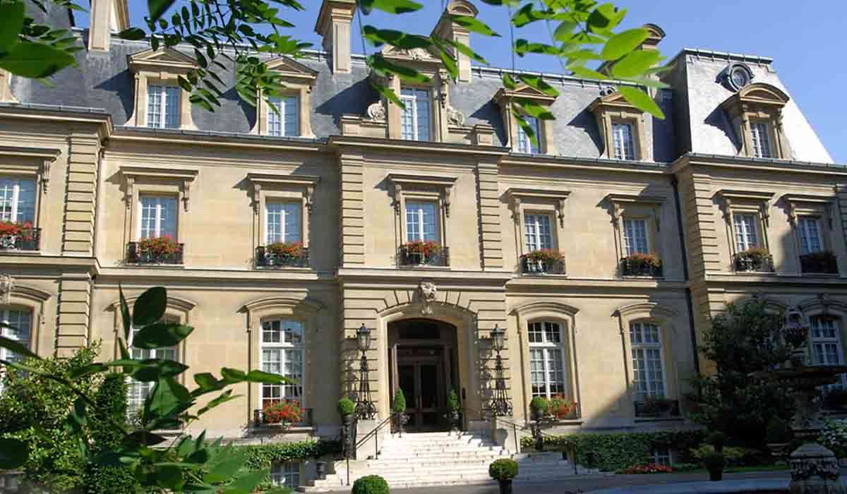 top 20 luxury hotels in Paris