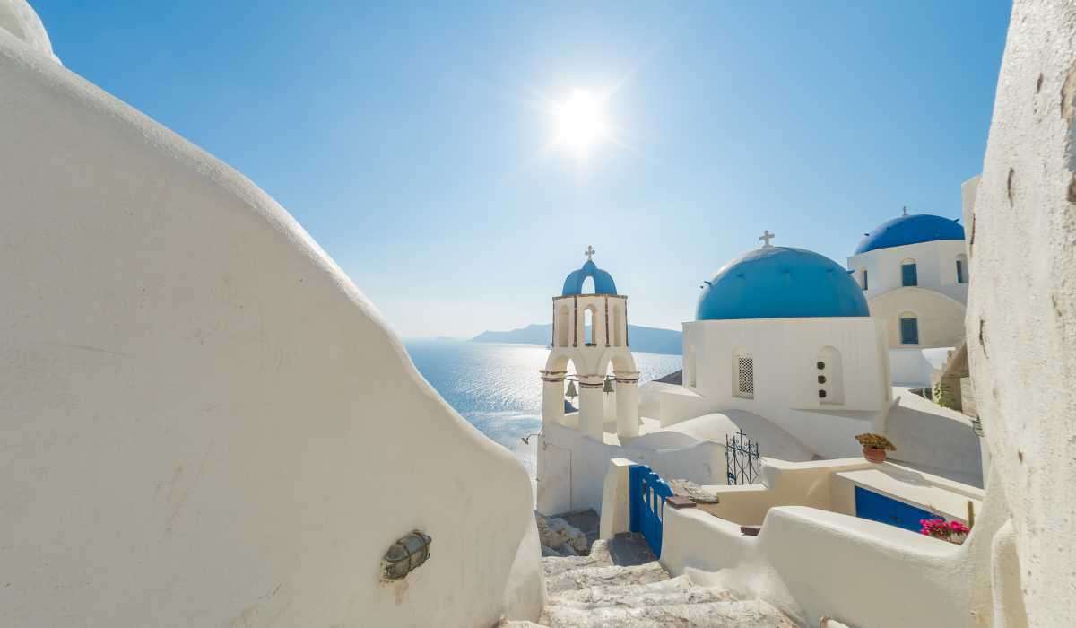 7 Unforgettable Things to Do in Santorini